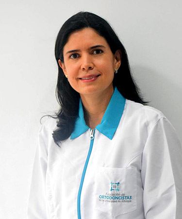 Dra.Carolina-Carvajal